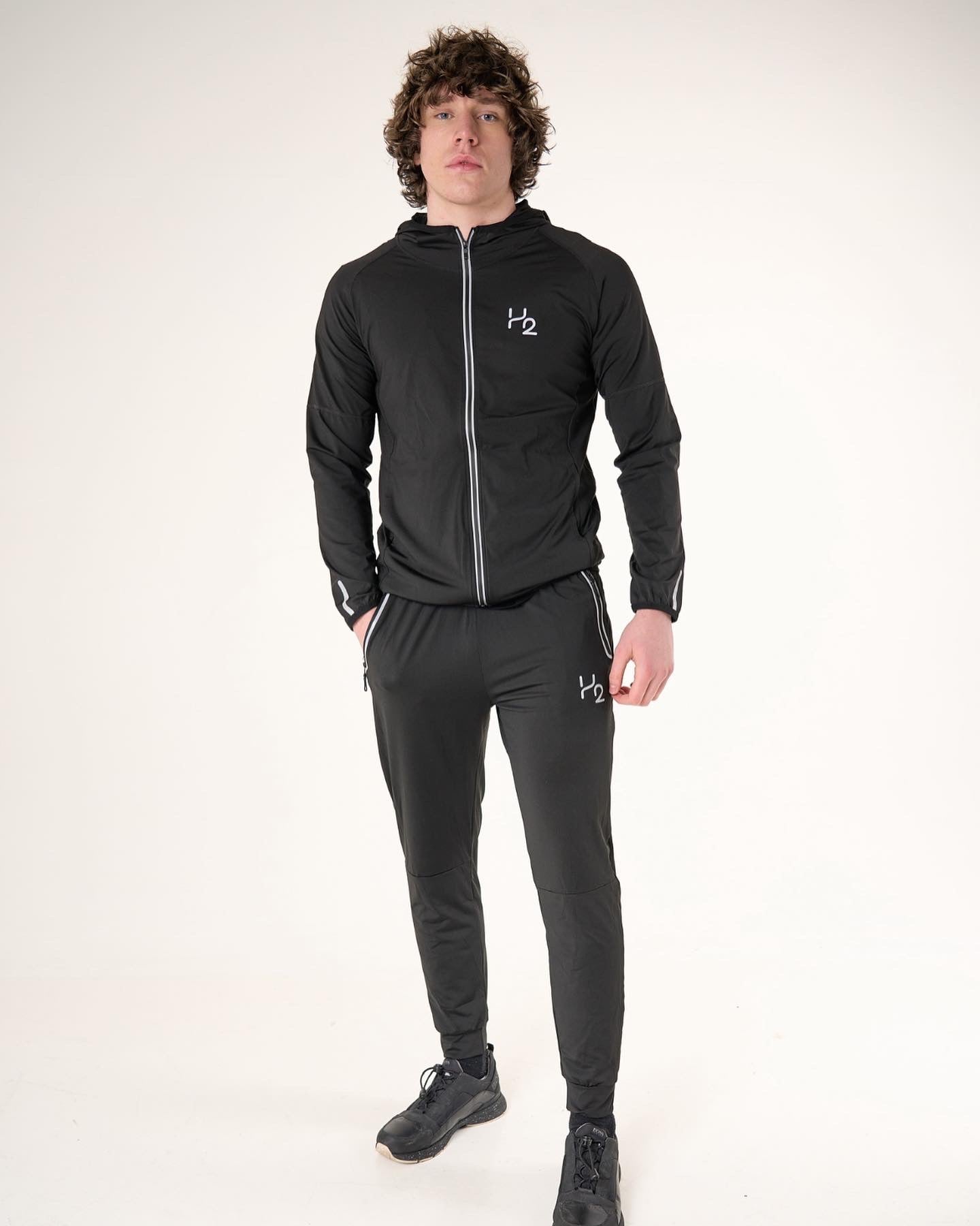 Lightweight tracksuit