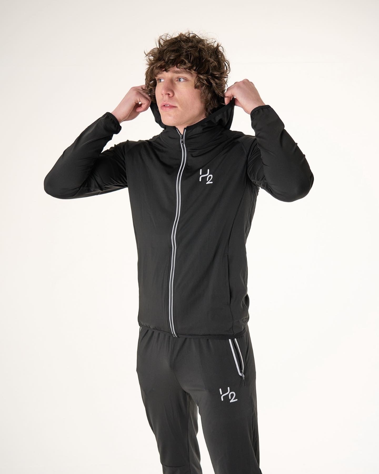 Lightweight tracksuit